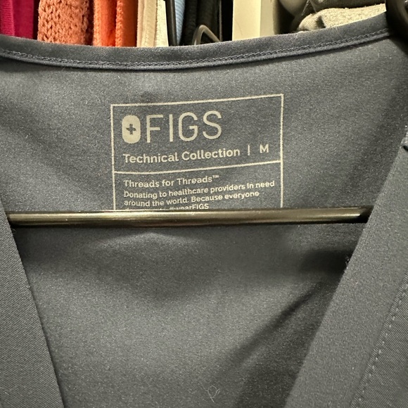Figs Charcoal Grey Set - Picture 2 of 4